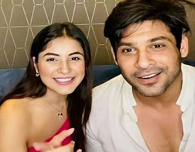 Sidharth Shukla And Shehnaaz Gill Video: Shahnaz Gill is having a party